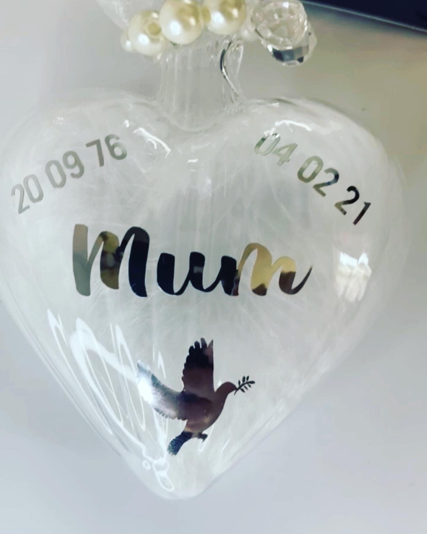 Personalised Christmas Bauble | Memorable | Baby’s First Christmas | Mum | Dad | Memorable Hanger | Feathers | Gift | Remember