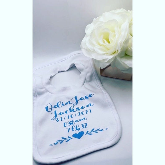 Personalised Baby Bib for Birth Announcements or Gender Reveal Gifts for New baby or Parents, Baby Shower gift, For Her/Him